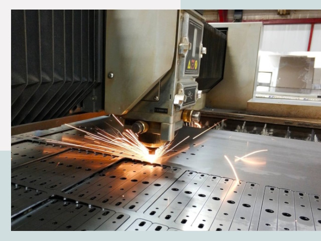 Лазерная резка металла в Шарыпове от 606 руб.